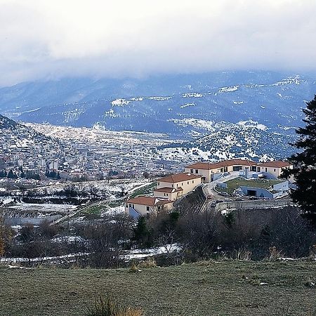 Avaris Hotel Karpenísion Esterno foto